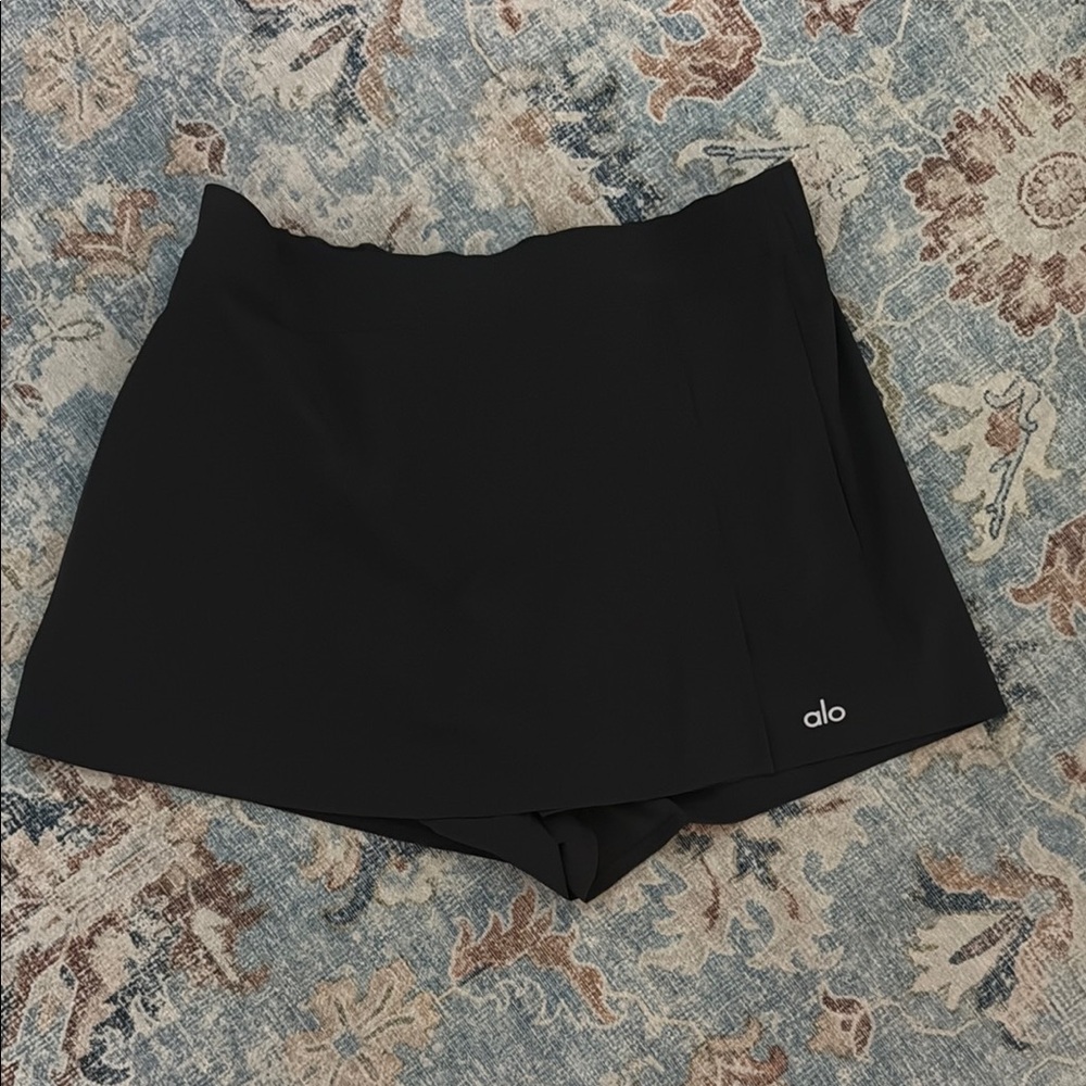 ALO Yoga Women's Black Skort NWOT